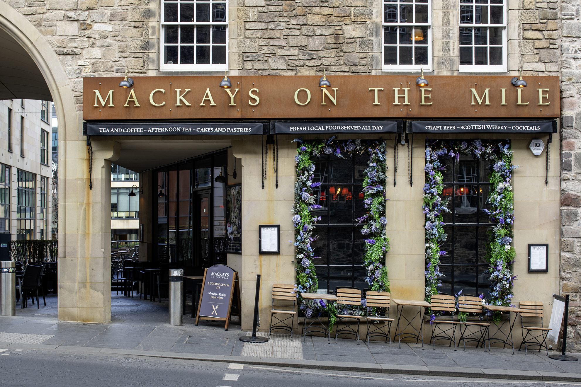 MACKAYS ON THE MILE