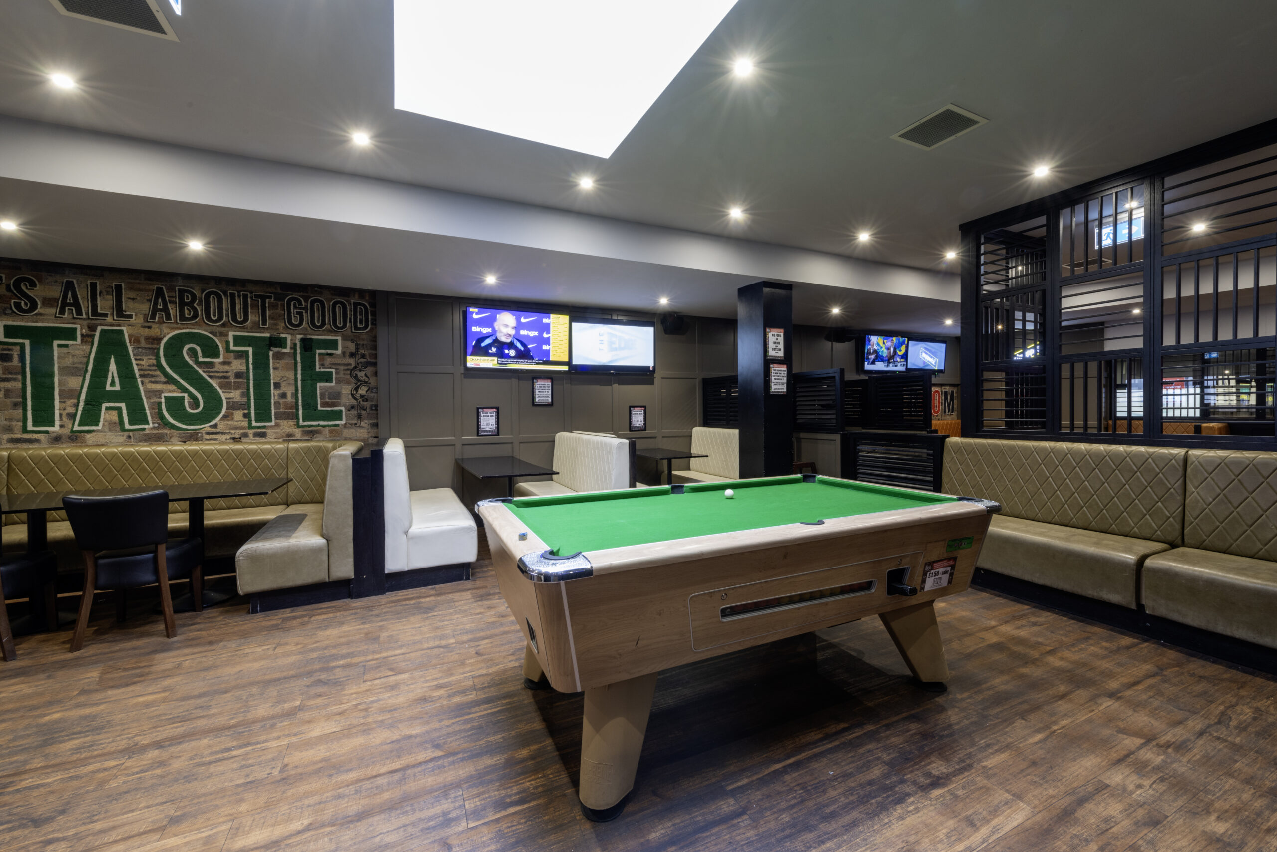 THE BALLROOM - SPORTS BAR